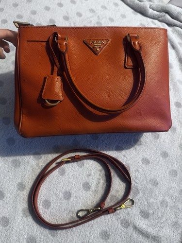 Prada saffiano orange - prada,